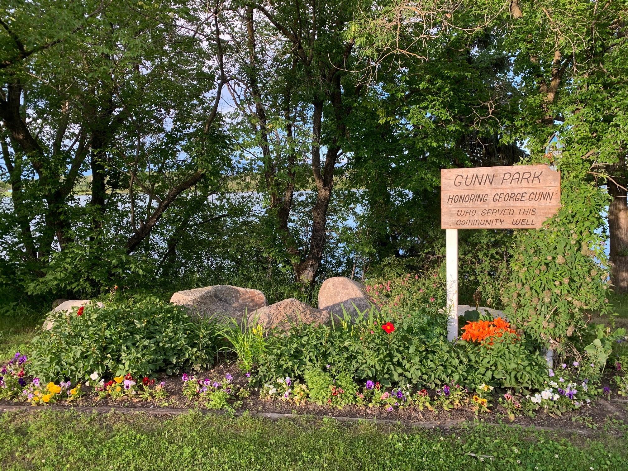 Gunn Park sign Honoring George Gunn